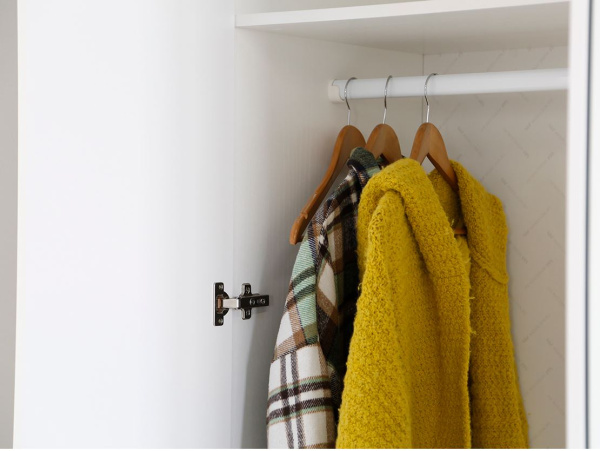 Ева Шкаф 3 дв Фасады глухие/105.01/Белое дерево/Белый матовый